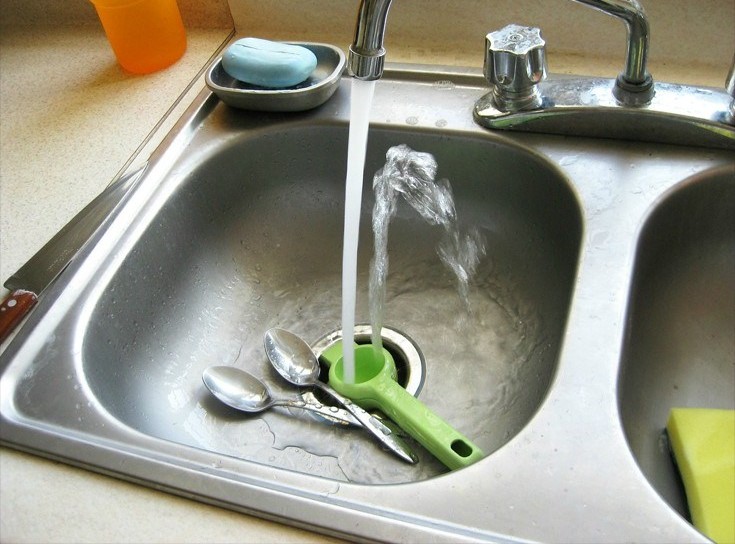 Read more about the article How to unclog a sink drain. No-chemicals method