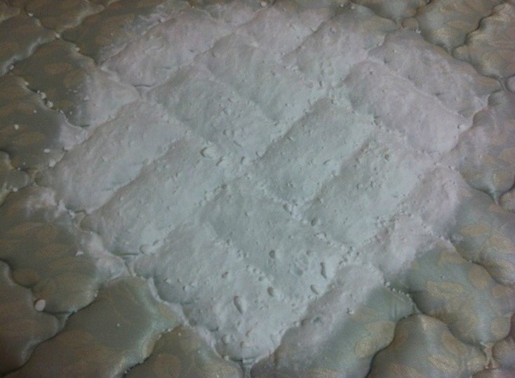 How to remove urine stains out mattress with baking soda