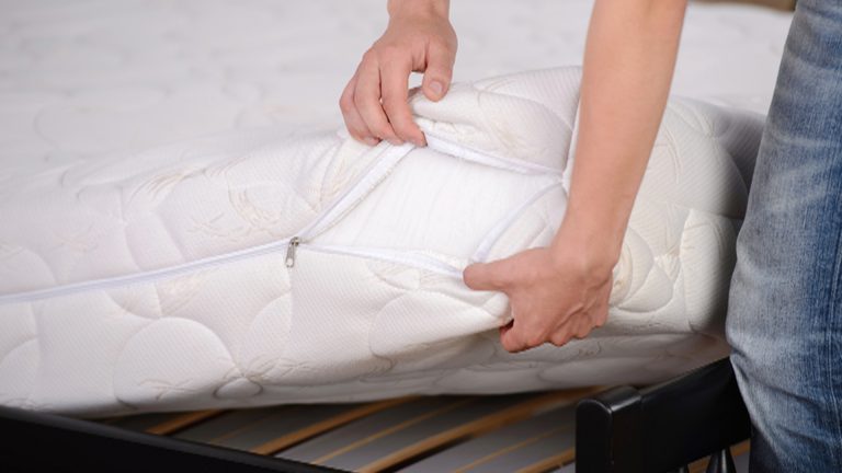 5 Natural Methods To Clean Your Mattress That Never Fail