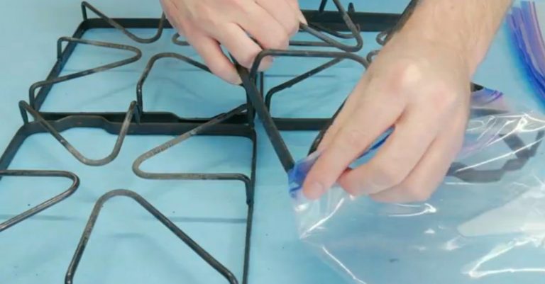 Easy And Super-Efficient Way To Clean Your Stove Grates While You’re Sleeping