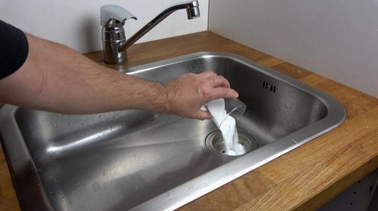 Read more about the article How To Easily Unclog The Kitchen Sink Using Only Natural Solutions