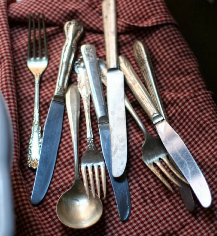 Read more about the article The Best Method To Clean & Polish Silverware