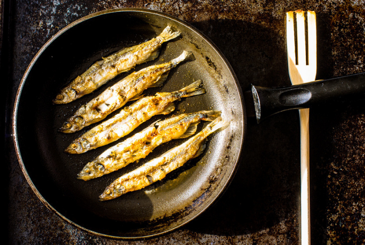 Read more about the article My Delicious Tricks To Get Rid Of That Unpleasant Fried Fish Smell In The Kitchen