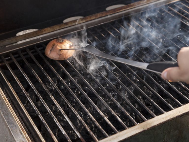 2 Methods To Remove Burnt Grease On A BBQ Grill Without A Wire Brush