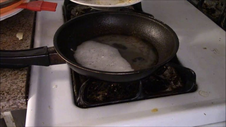 Read more about the article Easiest Method To Remove Stuck Burnt Grease Out Of A Frying Pan