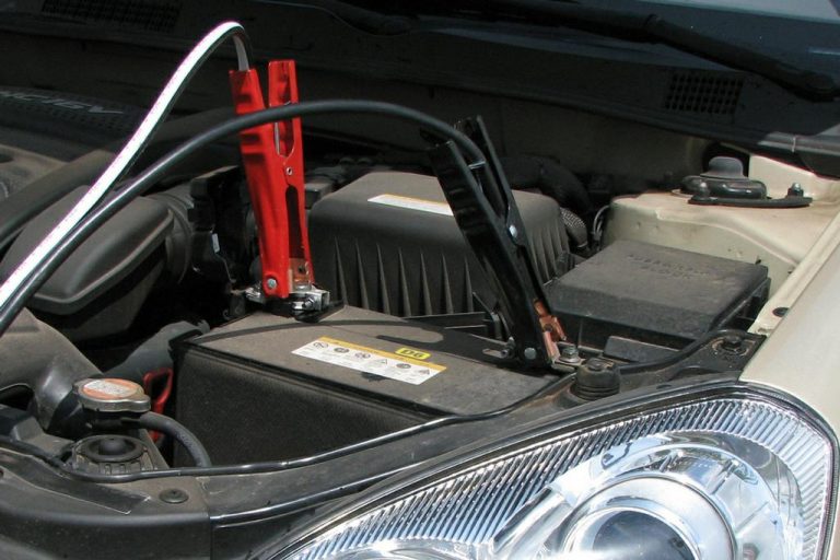 Read more about the article How to Jump-Start a Car with a Dead Battery